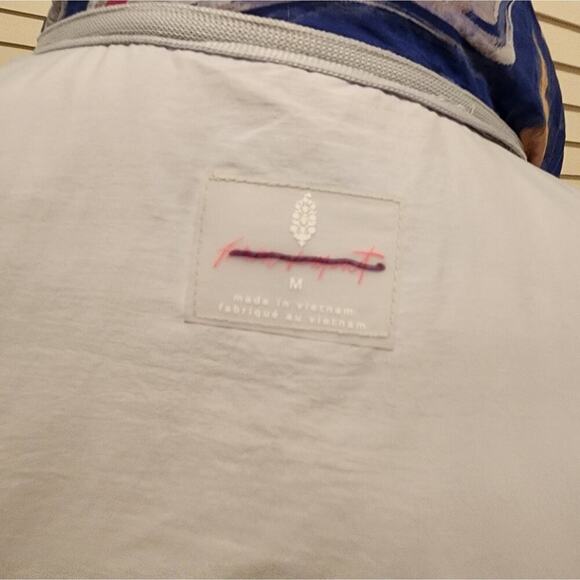 FREE PEOPLE NWT MARBLE MULTI COLOR PUFFER SIZE MED - Picture 7 of 12